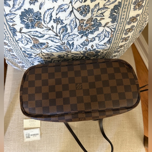 Luis Vuitton Neverfull PM - Picture 4 of 9